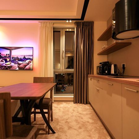 Deha Rooms & Apartments 地拉那 外观 照片