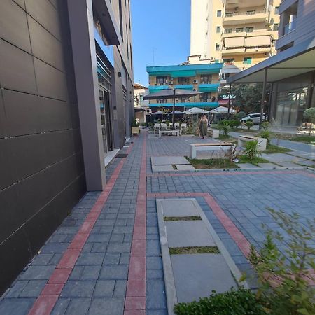 Deha Rooms & Apartments 地拉那 外观 照片