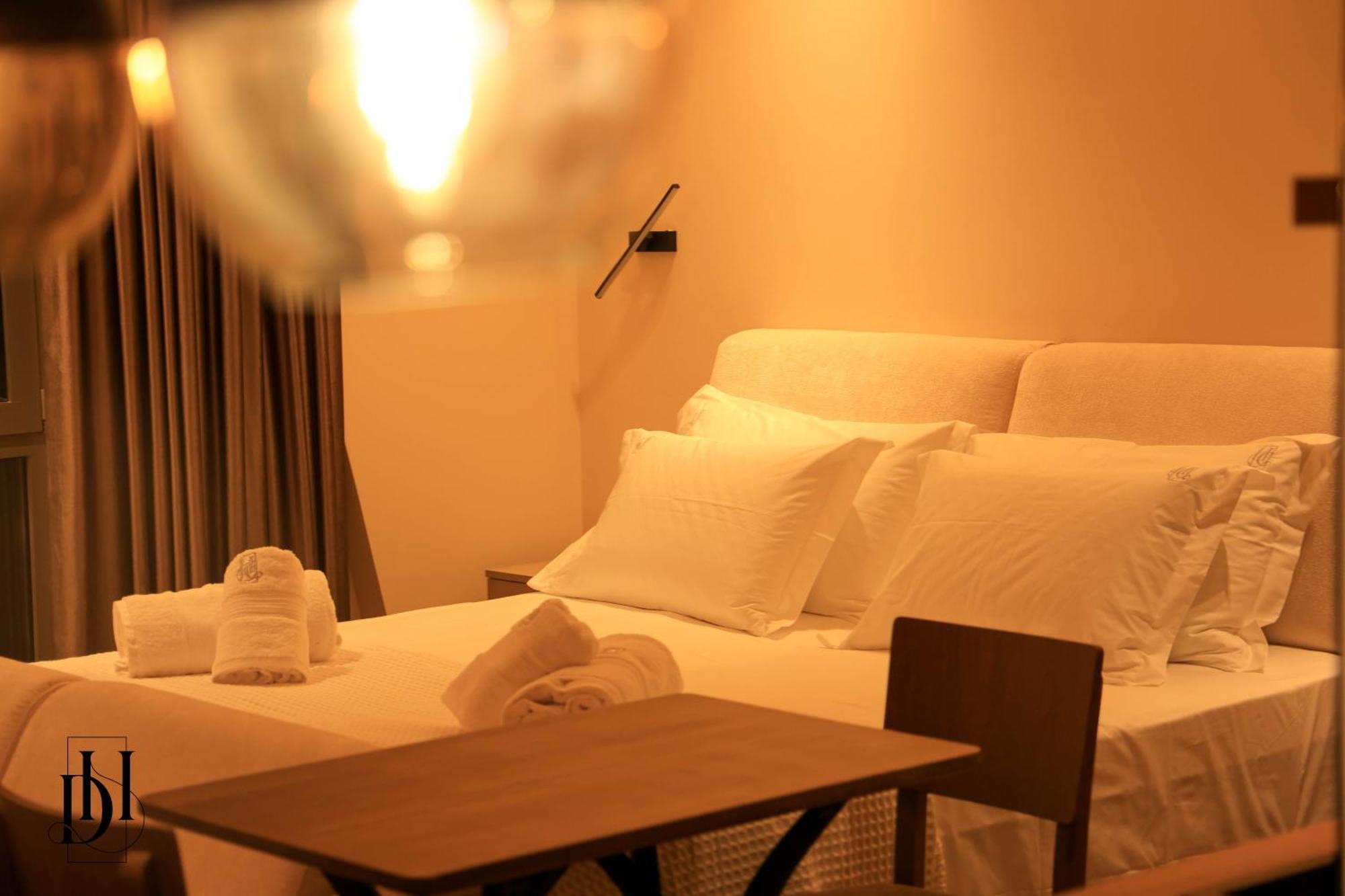 Deha Rooms & Apartments 地拉那 外观 照片