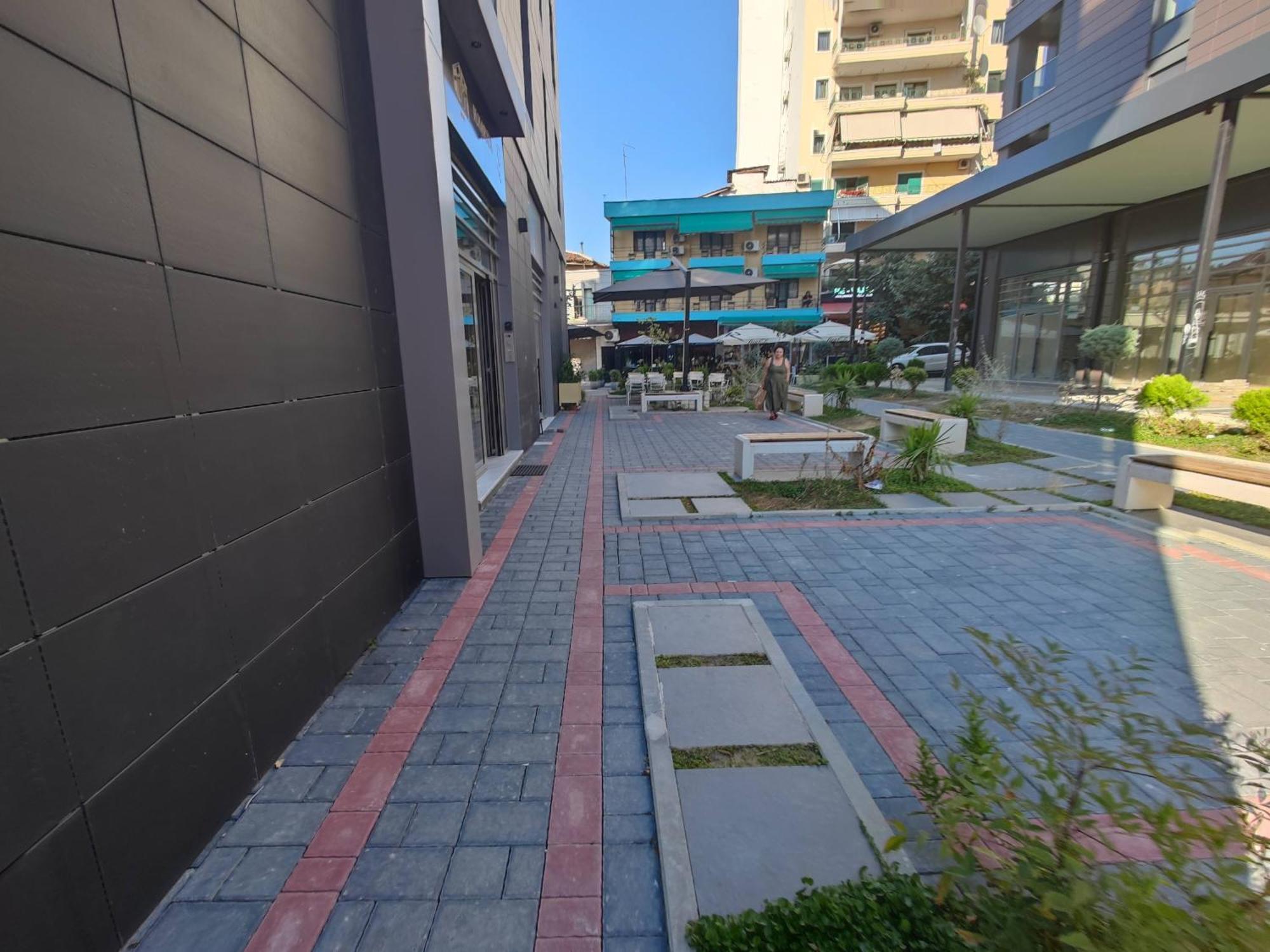 Deha Rooms & Apartments 地拉那 外观 照片
