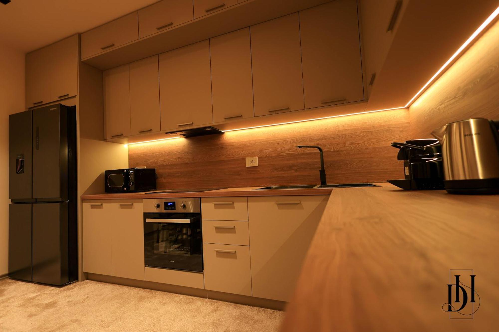 Deha Rooms & Apartments 地拉那 外观 照片